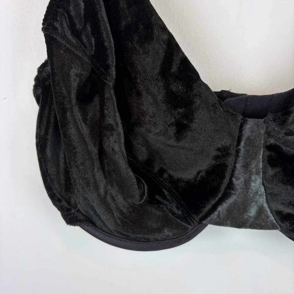 Vintage Black‎ Velvet Balconette Bra Size 38D Made in USA